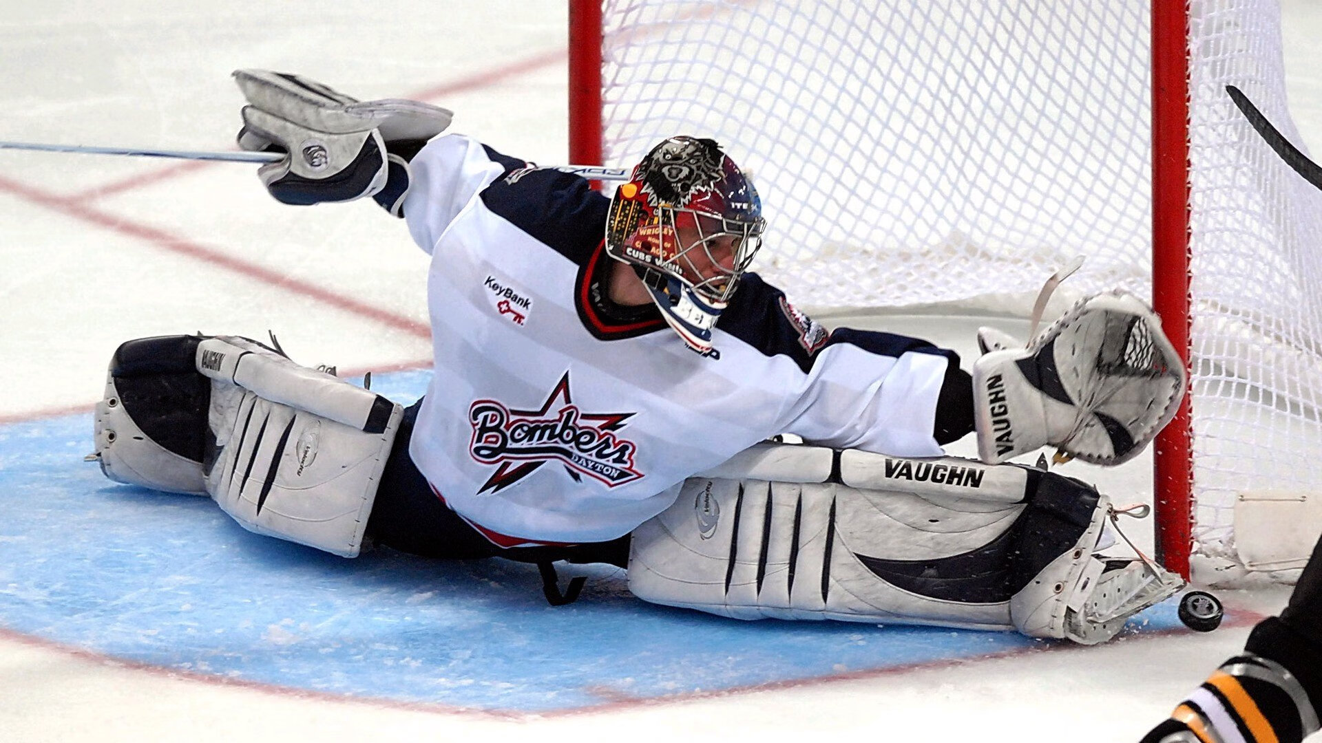 球迷欢呼：王强最后三分绝杀，现场气氛爆棚！，王强去哪了